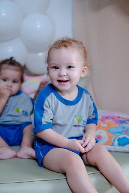 Bebê do berçário sorrindo